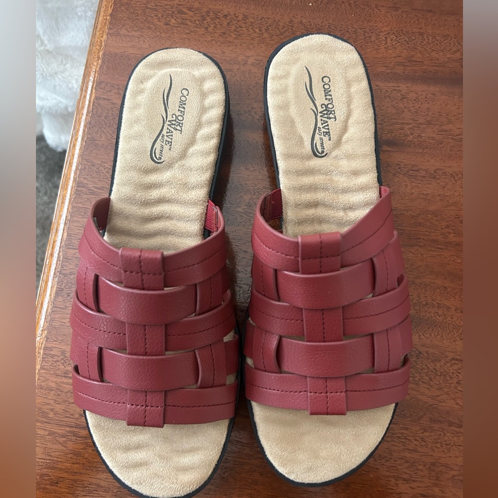Easy Street Women's Red Woven Sandals - Picture 5 of 7